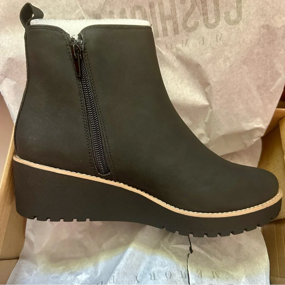 Cushionaire Ilena Wedge Ankle Booties Black Memory Foam Women’s Size 9M NWT